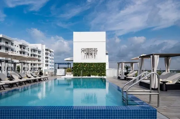 AC Hotel by Marriott Miami Beach - Havuz