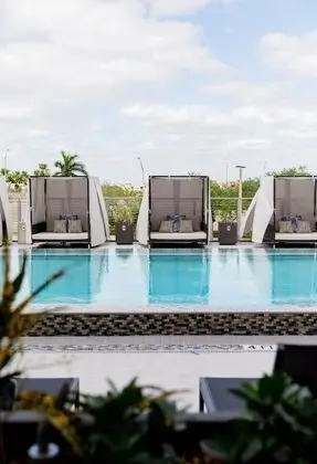 AC Hotel by Marriott Miami Dadeland - Havuz