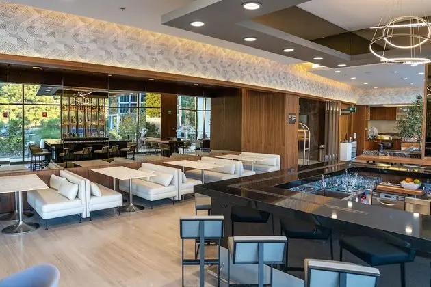 AC Hotel by Marriott Monterrey Valle. - Yerinde Yemek