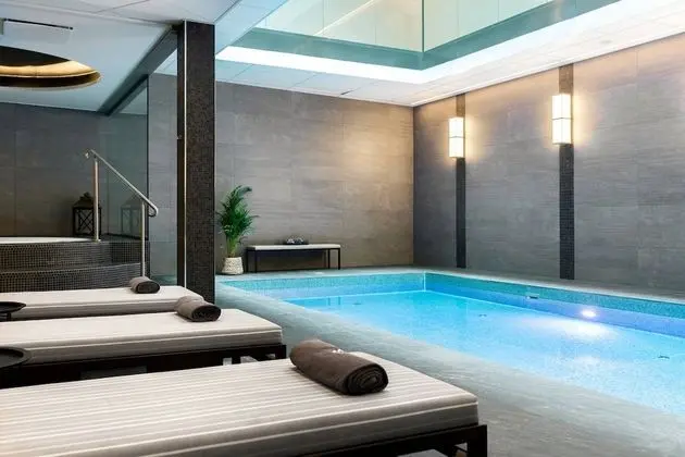 AC Hotel by Marriott Stockholm Ulriksdal - Havuz