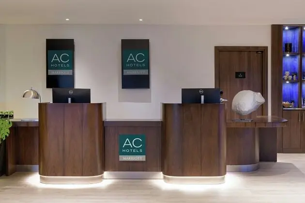 AC Hotel Saint-Julien-en-Genevois - Lobi