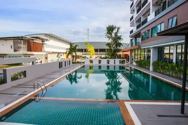AC Sport Center & Hotel - Havuz