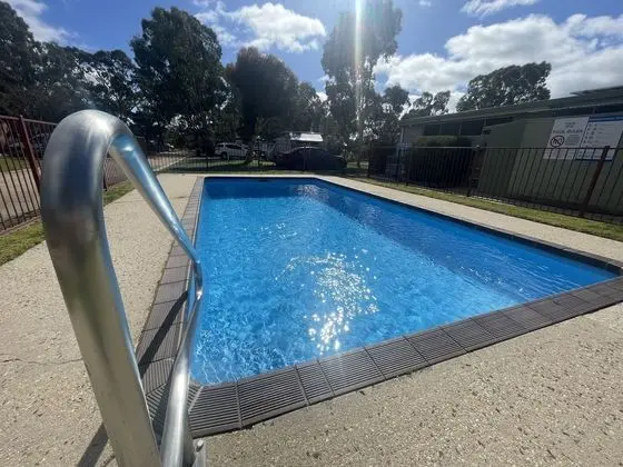 Acacia Caravan Park - Havuz