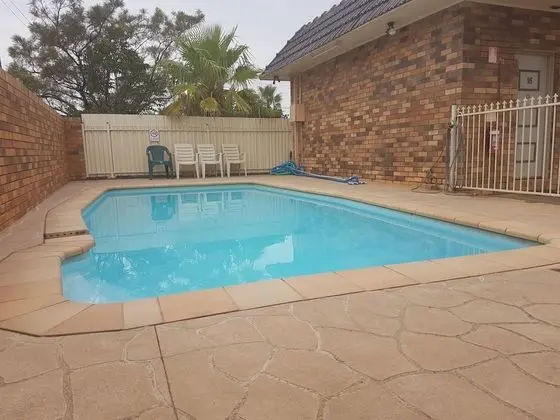 Acacia Motel Griffith - Havuz