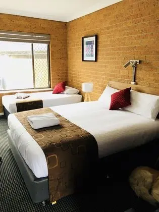 Acacia Motel