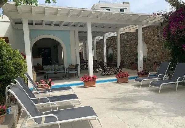 Villa Acacia