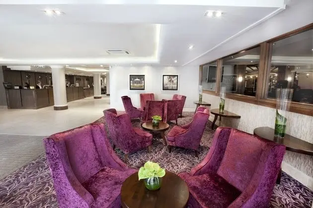 Academy Plaza Hotel - Lobi