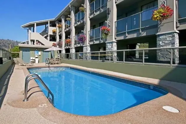 Accent Inn Kamloops - Havuz