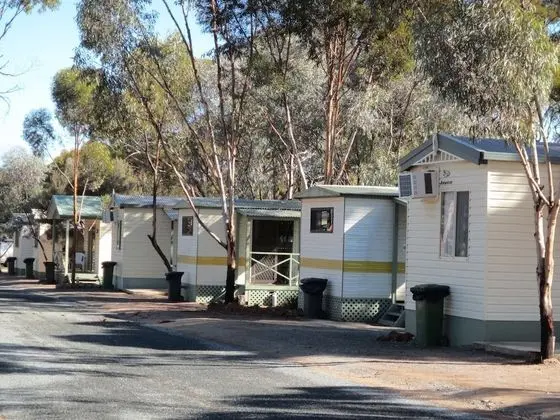 Acclaim Gateway Caravan Park - Dış Mekan