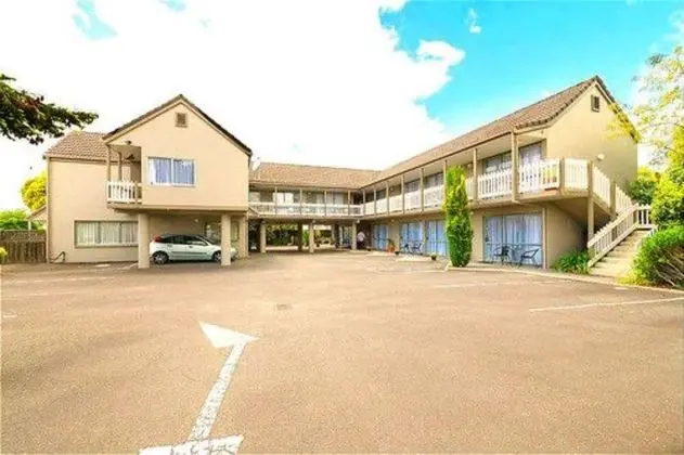 Accolade Lodge Motel - Dış Mekan