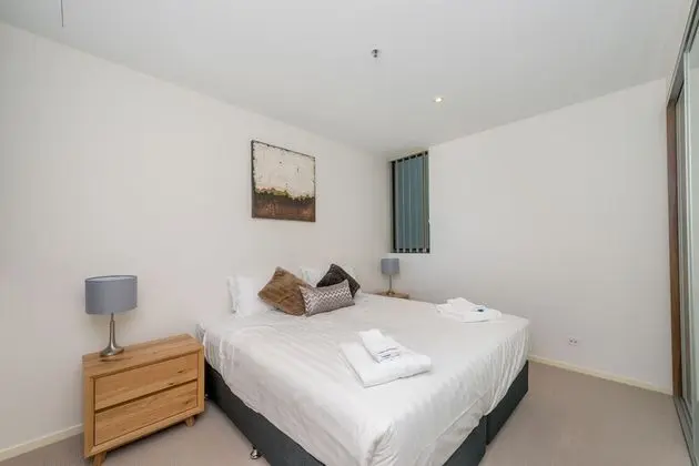 Accommodate Canberra - Manhattan - Oda