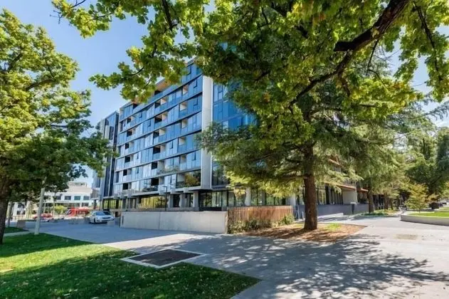 Accommodate Canberra Midnight Apartments