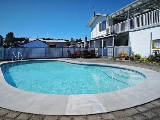Accommodation Te Puna - Havuz