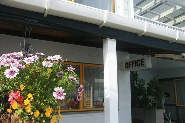 Accommodation Te Puna - Lobi