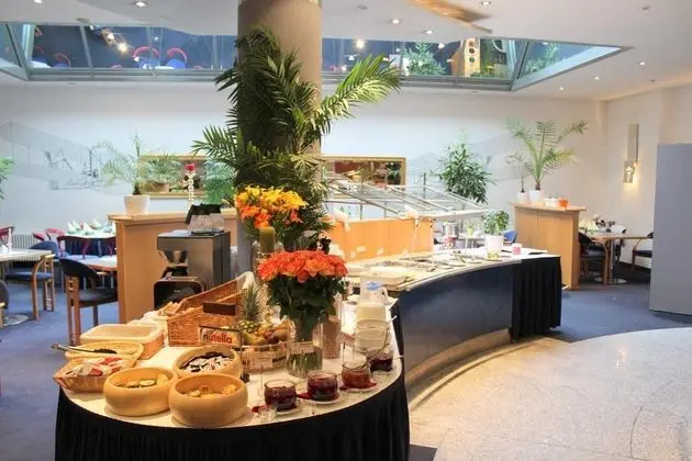 ACHAT Comfort Airport & Messe Stuttgart - Yeme / İçme