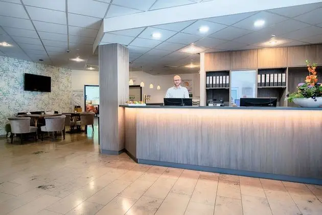 ACHAT Hotel Stuttgart Zuffenhausen - Lobi