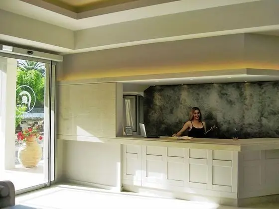 Achilles Hotel - Lobi