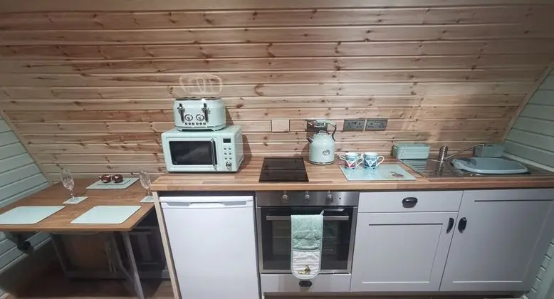 Achmeney Glamping Pod Larger Than Average Pod - Mutfak