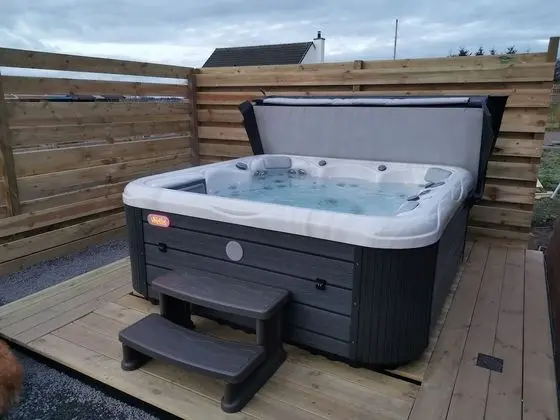 Achmeney Glamping Pod Larger Than Average Pod - Spa
