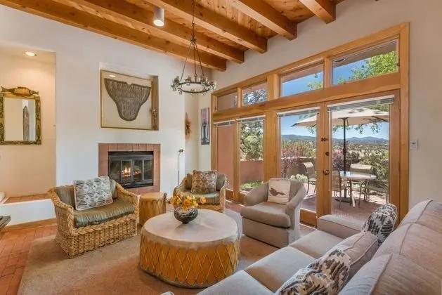 Acoma - Majestic Views, Near the Santa Fe Opera and Four Seasons in Tesuque - Oda Düzeni
