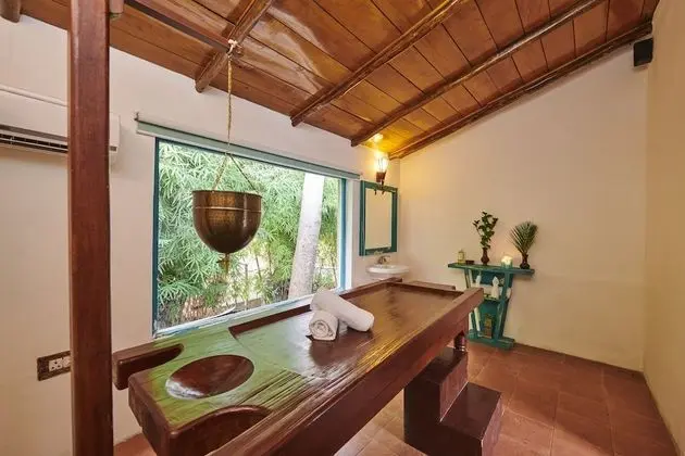 ACORN HIDEAWAY RESORT & SPA, Corbett - Spa