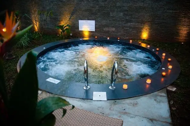 Acron Waterfront Resort - Spa