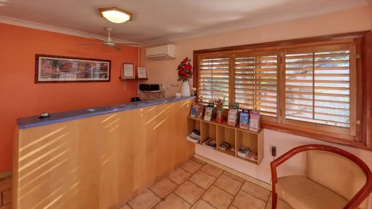 Across Country Motel and Serviced Apartments - Lobi