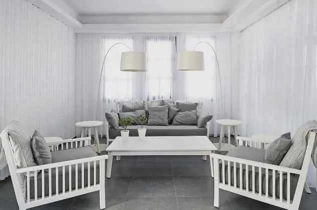 Acroterra Rosa Luxury Suites - Lobi
