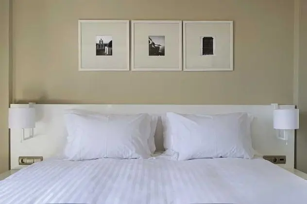 Acroterra Rosa Luxury Suites - Oda