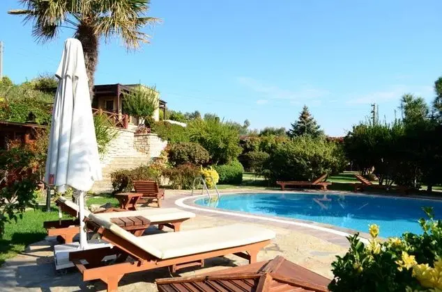 Ada Bacchus Hotel