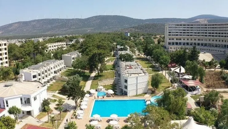 Ada World Hotel - Havuz