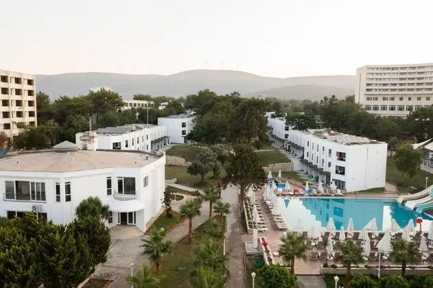 Ada World Hotel