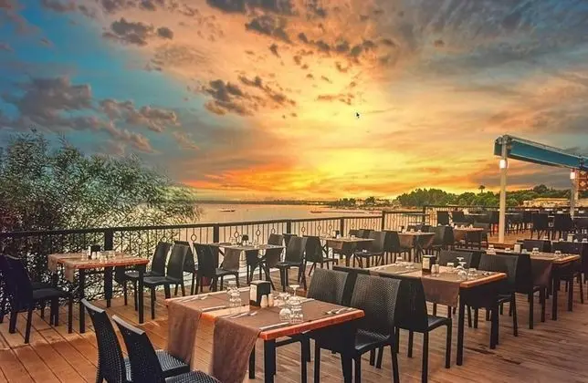 Ada World Hotel - Yeme / İçme