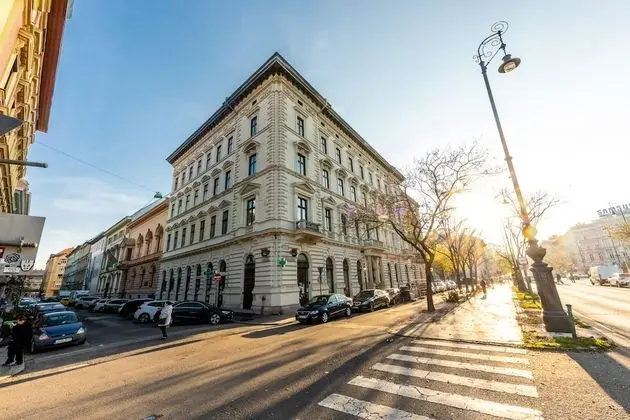 Adagio Downtown MiniHotel