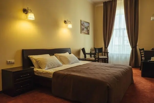 Adagio on Isaak square