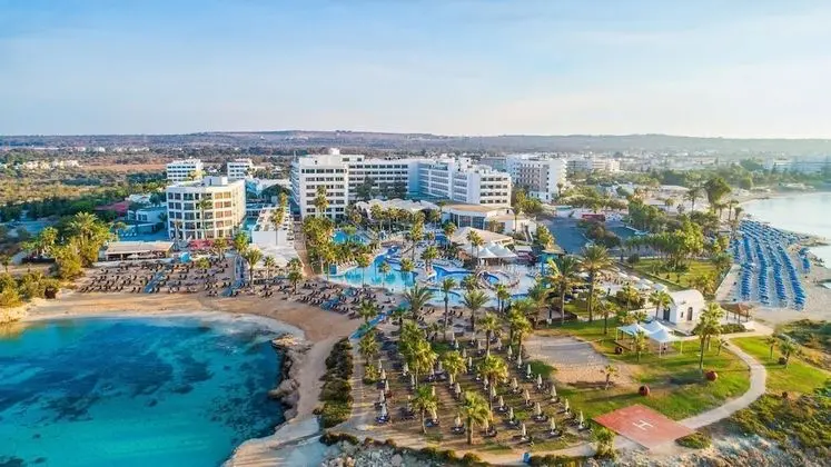 Adams Beach Hotel & Spa Deluxe Wing – Adults Only