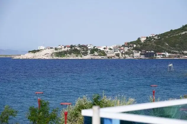  Adayeli Karaburun Otel 