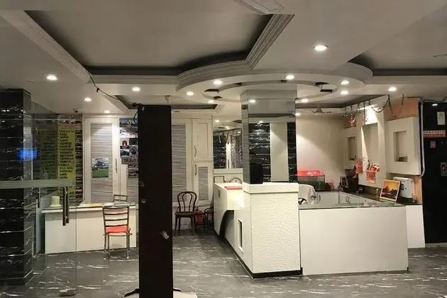 ADB Rooms Hotel Crystal Deluxe - Lobi