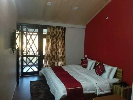 ADB Rooms Hotel Devine Point, Shimla