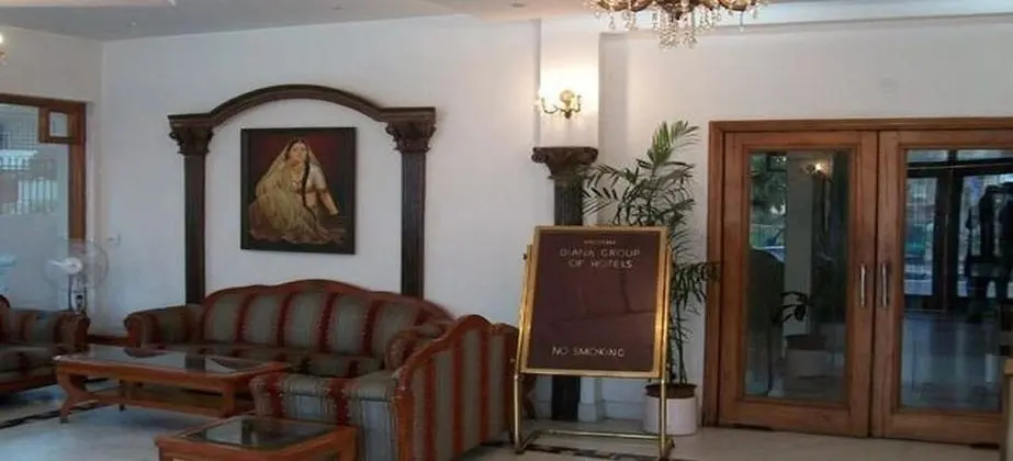 ADB Rooms Hotel Diana Palace - Lobi