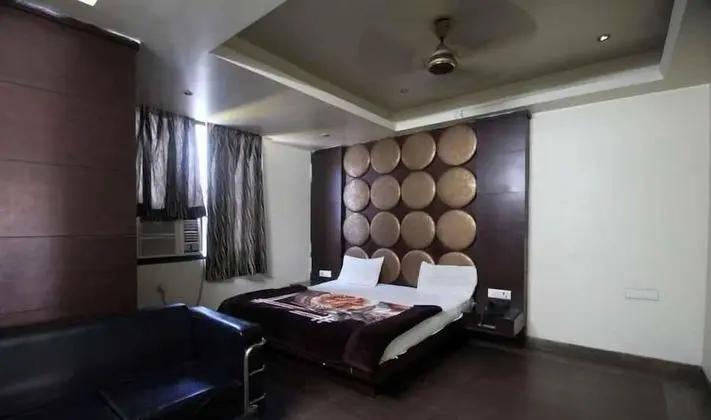 ADB Rooms Hotel Metro Plaza