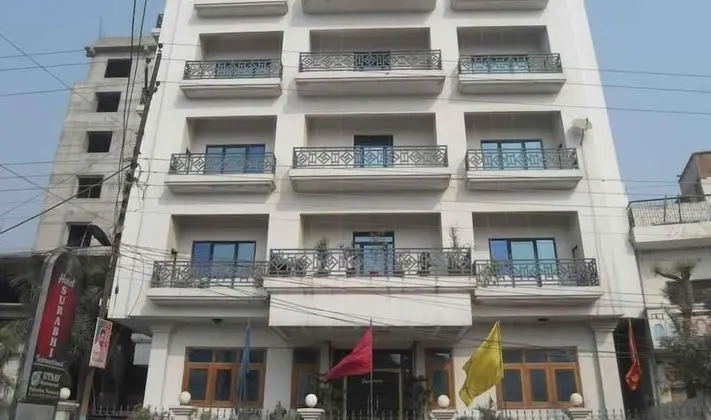 ADB Rooms Hotel Surabhi International - Dış Mekan