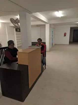 ADB Rooms Hotel Toravio - Lobi