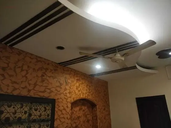 ADB Rooms Vardhman Inn - İç Mekan