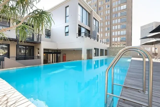Adderley Terraces K03 - Havuz