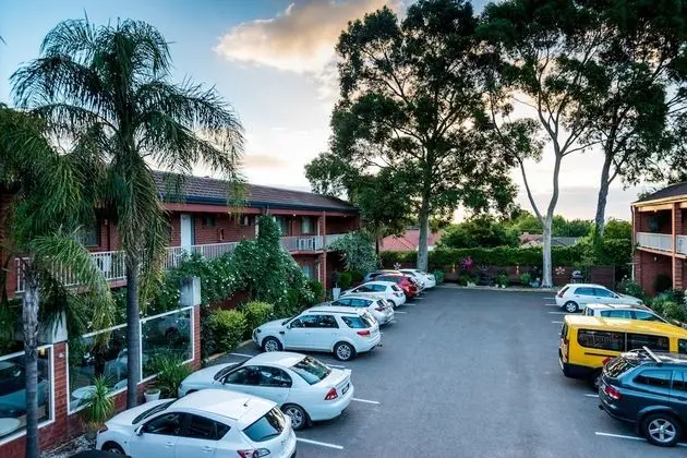 Adelaide Granada Motor Inn - Dış Mekan