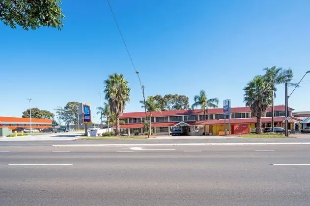 Adelaide Granada Motor Inn - Dış Mekan