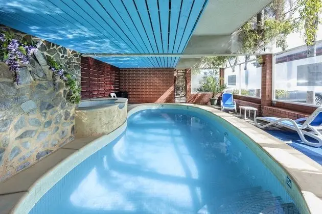 Adelaide Granada Motor Inn - Havuz