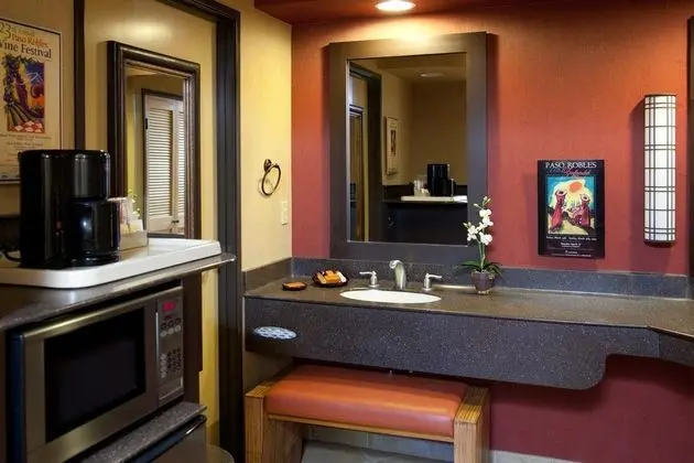 Adelaide Inn - Genel