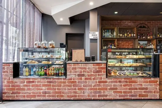 Adelaide Meridien Hotel and Apartments